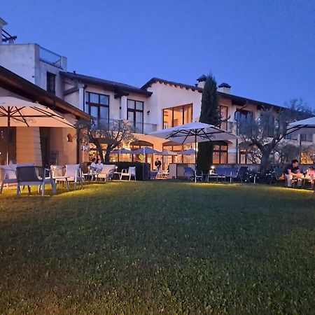 Resort Il Cigno Peschiera del Garda Exterior photo