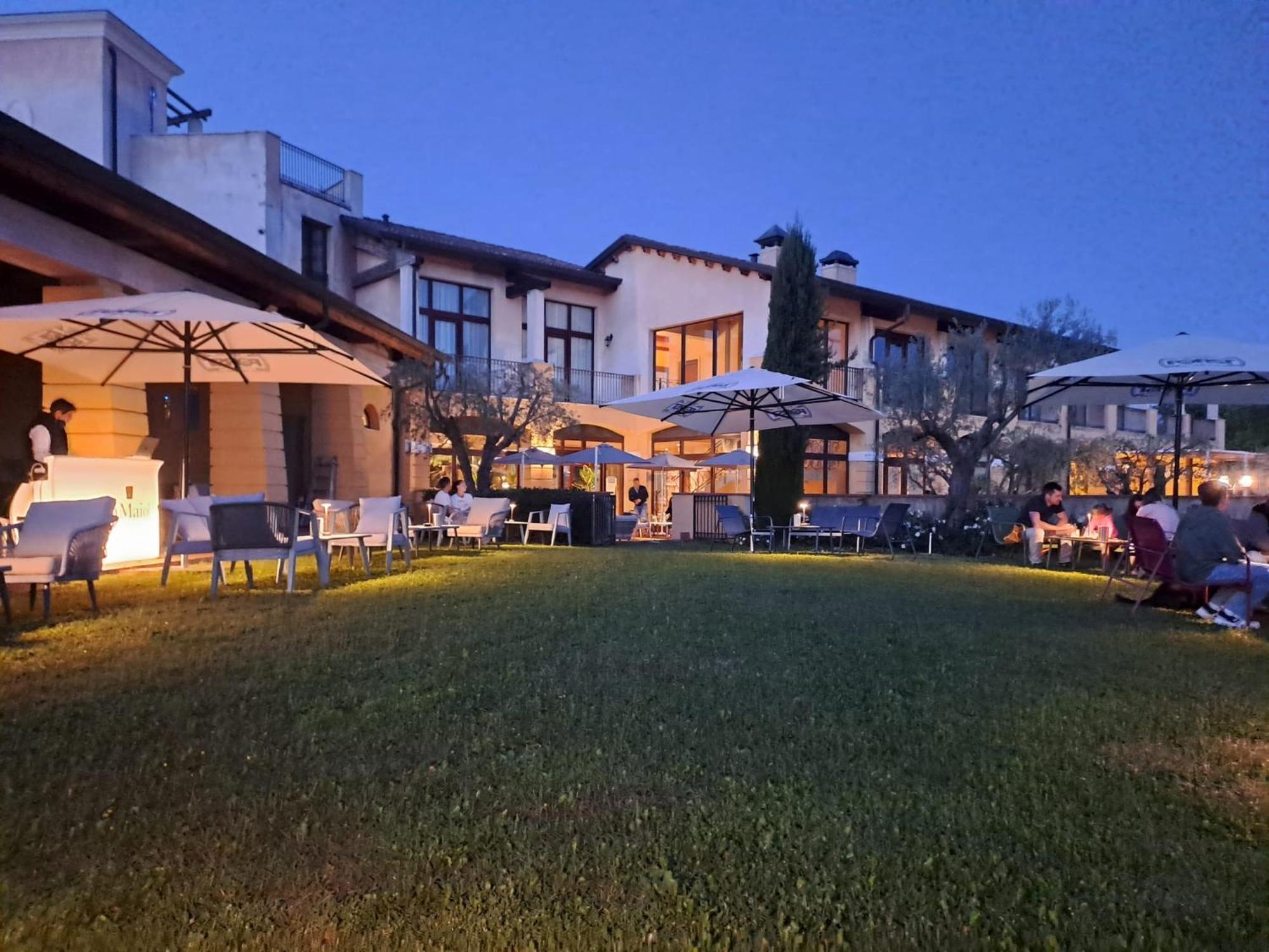 Resort Il Cigno Peschiera del Garda Exterior photo